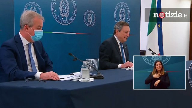 Vaccino covid, Draghi: Smettetela di vaccinare i ragazzi. Astrazeneca? Agli over 60