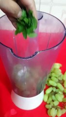 अंगूर के जूस बनाने का बहुत आसान तरीका #Shorts #Angoor ka Juice #Grape s juice #Juice Recipe by Safina kitchen