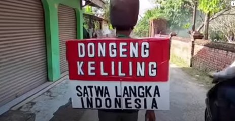 Kisah mantan guru yang keliling Indonesia untuk melawan abrasi dengan dongeng