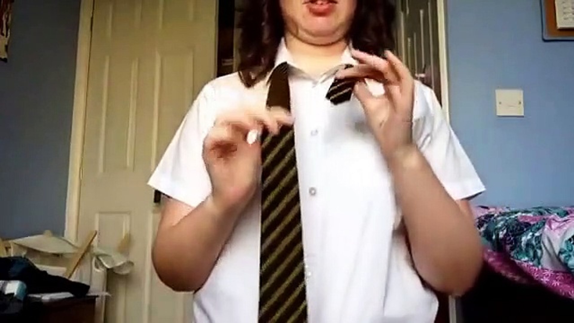 How To Tie A Tie!