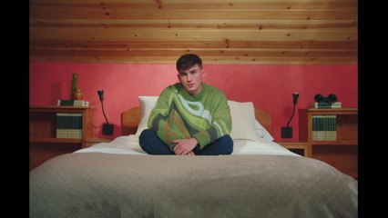 Zachary Knowles - dancing in the kitchen