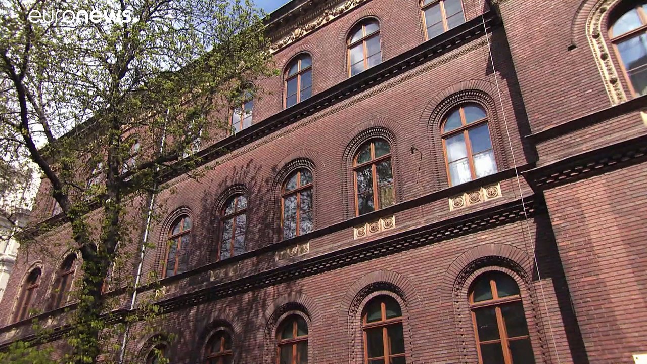 Angst ums Abi: Protest gegen Öffnung der Schulen in Ungarn am 19. April