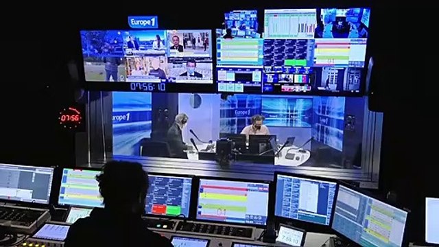 Manuel Valls : S'il y a une place pour moi au Puy du Fou espagnol, je peux faire chevalier ! (Canteloup)