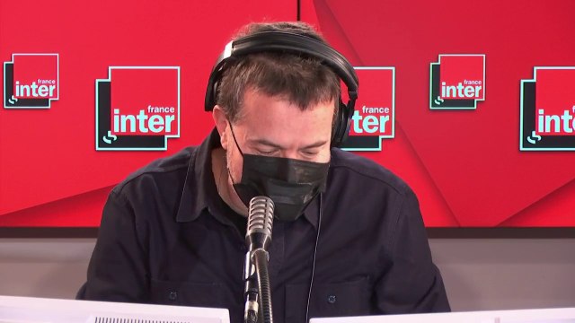 Antoine Compagnon : Il y a quelques poèmes de Beaudelaire auxquels j'ai été particulièrement sensible pendant cette période, comme L'invitation au voyage . Depuis un an nous ne voyageons plus.