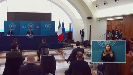 Draghi califica de "dictador" a Erdogan