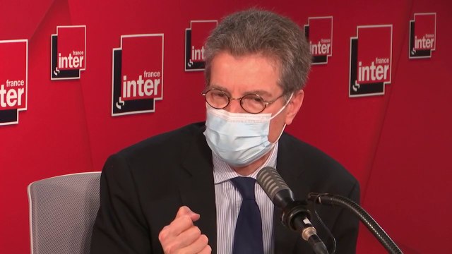 Antoine Compagnon : La poésie de Baudelaire est une poésie de la sensation, une poésie du corps, une poésie érotique. Nous sommes toujours sensibles à cette dimension érotique de sa poésie.