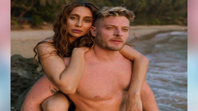 Karan Kundra से Break Up होते ही, Anusha Dandekar की Life में आया नया Boyfriend !। FilmiBeat