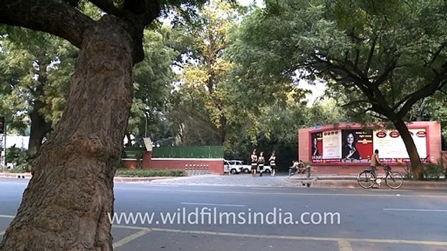 Tetseo Sisters crossing a Delhi road!