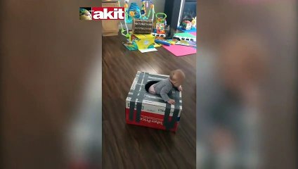 Bebeğin ev yapımı yeni oyuncağı!