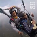 Man Sings ‘Maa Tujhe Salaam’ While Paragliding