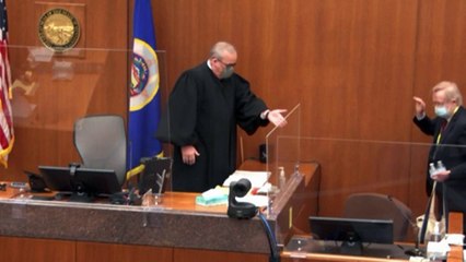 George Floyd morreu de asfixia, confirma especialista em tribunal