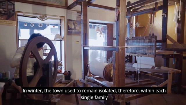 Viaja por Italia a través la iniciativa 'Fendi hand to hand', en la que se homenajea la artesanía italiana a través del icónico bolso Baguette