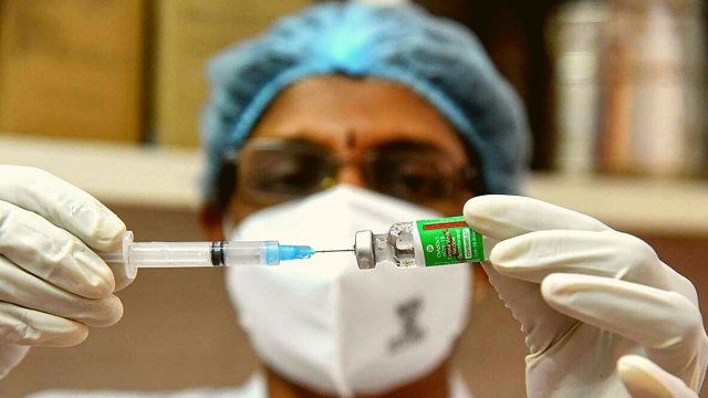 Corona Vaccine लगवाने के बाद Fever आना सही है या नही | Fever After Corona Vaccination | Boldsky