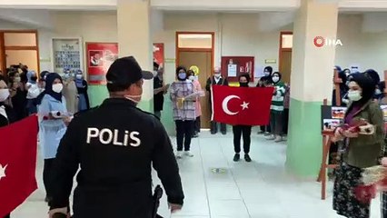 Lise öğrencilerinden polislere kavga ihbarıyla sürpriz