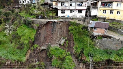 Gürültüyü duyup sokağa koşan aileye heyelan şoku