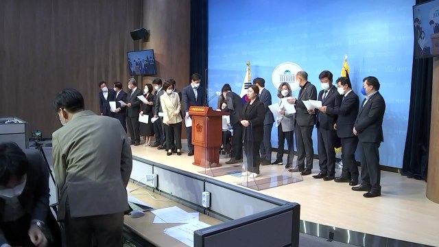 고개 숙인 與 초선들 소신 행보 못 했다...쇄신 나설 것 / YTN