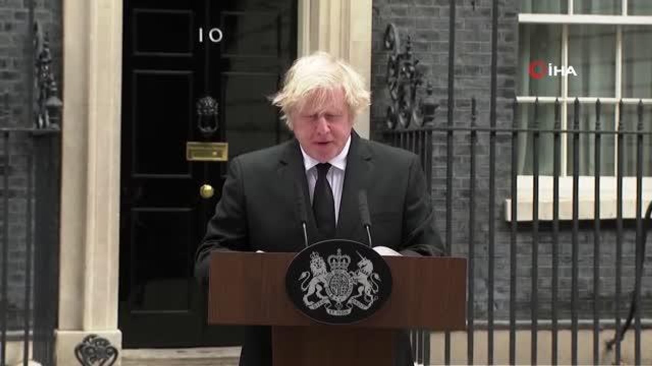 Son dakika haberleri... - İngiltere Başbakanı Johnson: "Millet, Kraliçe ile yas tutuyor"- Buckingham Sarayı'nda bayraklar yarıya indirildi