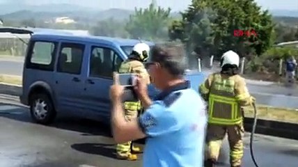 Aracının yanışı gözyaşları içinde izledi