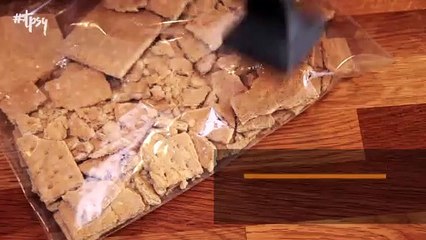 Easy No-Bake Chocolate Peanut Butter Bars