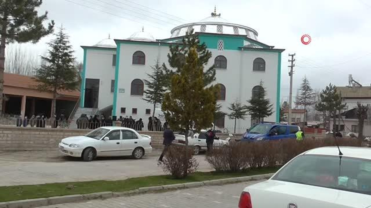 Konya'da Yavuz Sultan Selim Camii ibadete açıldı