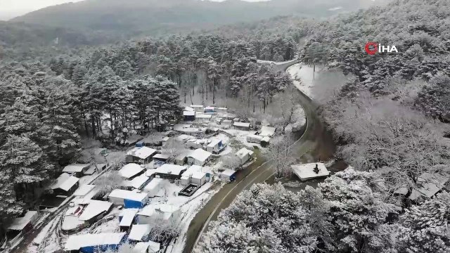 - Kazdağları’nda kar manzaraları havadan görüntülendi- Onlarca yıl aradan sonra nisan ayında Kazdağları’na kar yağdı