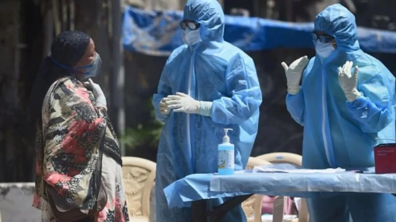 Corona: Maharashtra running out of beds for patients