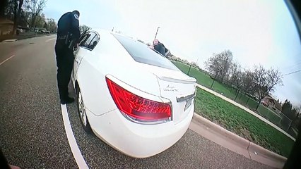 La agente que mató a un joven negro en Minneapolis confundió el arma de fuego con la pistola Taser