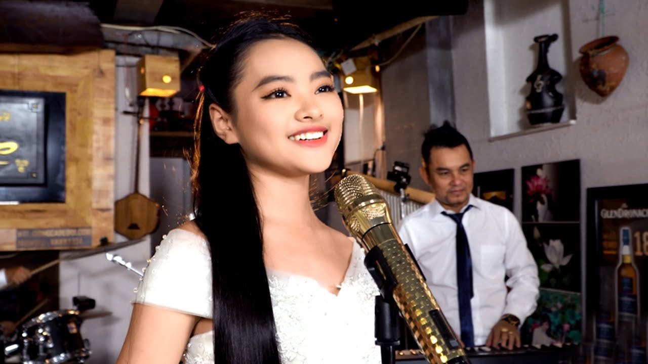 Say lòng người với tiếng hát mộc mạc dễ thương Thu Hường  LK Gặp Nhau Làm Ngơ v? Chim Sáo Ngày Xưa