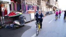 شاهد: عراقيات يروجن لرياضة ركوب الدراجات في الموصل