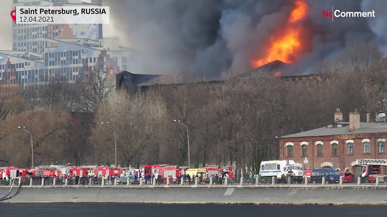 Flammen über Petersburg - historische Fabrik abgebrannt