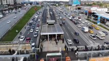 İstanbul’da hafta sonu kısıtlaması öncesi trafik yoğunluğu.. Trafik yüzde 67'ye çıktı