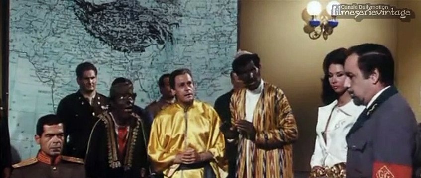 Franco e Ciccio DUE MAFIOSI CONTRO GOLDGINGER Franco Franchi e Ciccio Ingrassia 2 tempo /