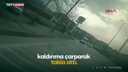 Sürücünün hatalı sollaması sonucu otomobil takla attı