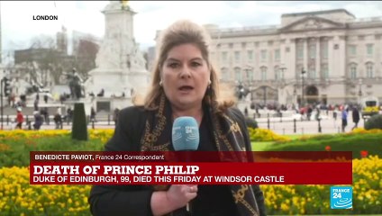 Flowers and flags as public flocks to honour to Prince Philip