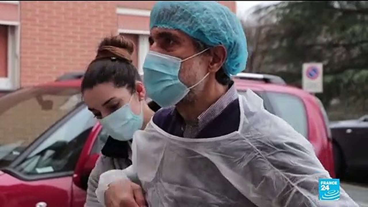 Covid-19 en Italie : des "chambres à câlins" dans les maisons de retraite