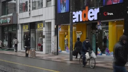 Eskişehir'de Nisan ayında '15 dakikalık' kar yağışı şaşkınlığı