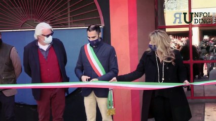 L'Antiporta" di Agostino Iacurci alla Biblioteca Comunale Ugo Tognazzi di Pomezia.