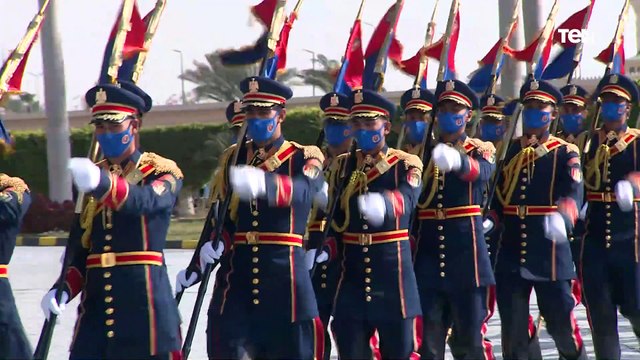 الرئيس السيسي يستقبل الرئيس التونسي قيس بن سعيد في مطار القاهرة