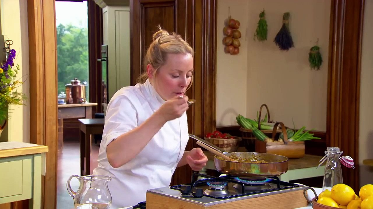 Spiced Banana Soufflé And Sir Francis Drake'S Spices | Royal Recipes | Real Royalty With Foxy Games