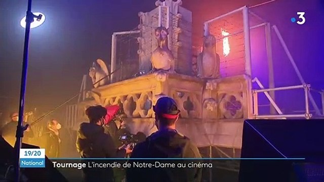 Avec Jean-Jacques Annaud, sur le tournage de Notre-Dame brûle
