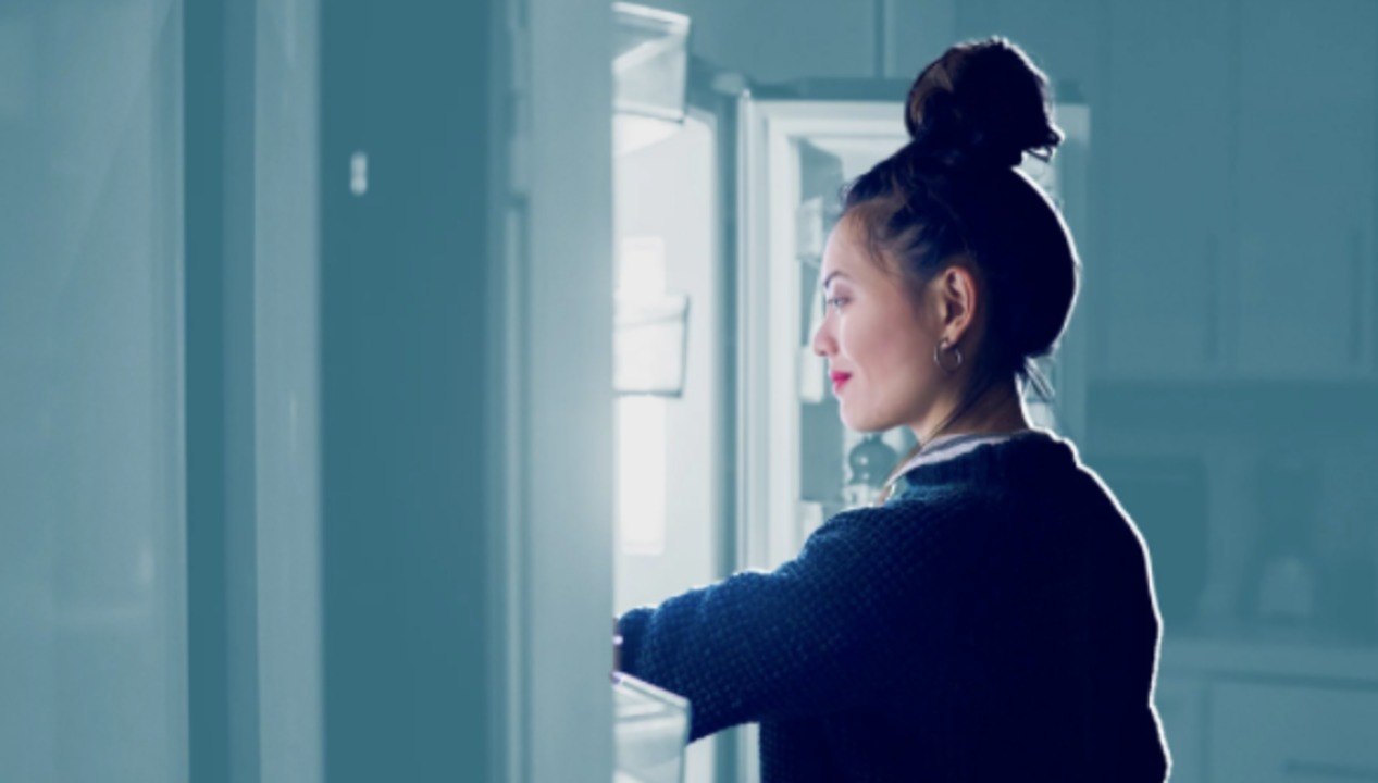 Is Late-Night Snacking Hurting Your Work Performance? Here's What the Science Says