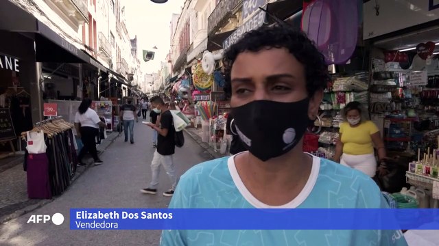 Rio de Janeiro reabre bares pero mantiene playas cerradas por la pandemia