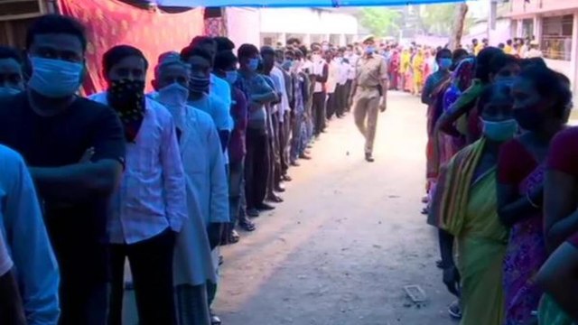 Long queue of voters for phase 4 voting in Bengal