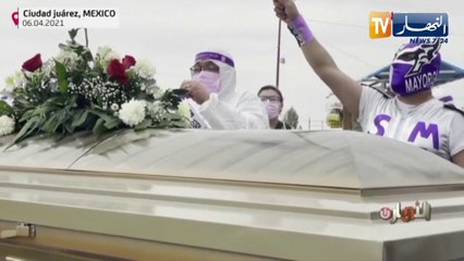 مرشح برلماني بالمكسيك يفاجئ مناصريه بالظهور من تابوت