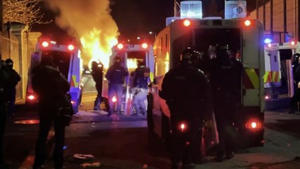 Β. Ιρλανδία: Συνεχίζονται οι ταραχές