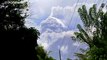 فيديو لثوران بركان في الكاريبي | 15 كيلومتراً من الرماد والدخان إلى السماء