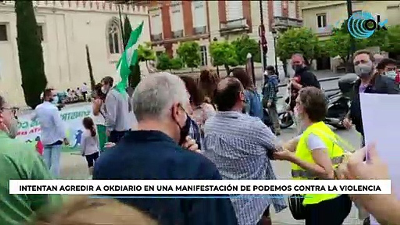 Intentan agredir a OKDIARIO en una manifestación de Podemos contra la violencia