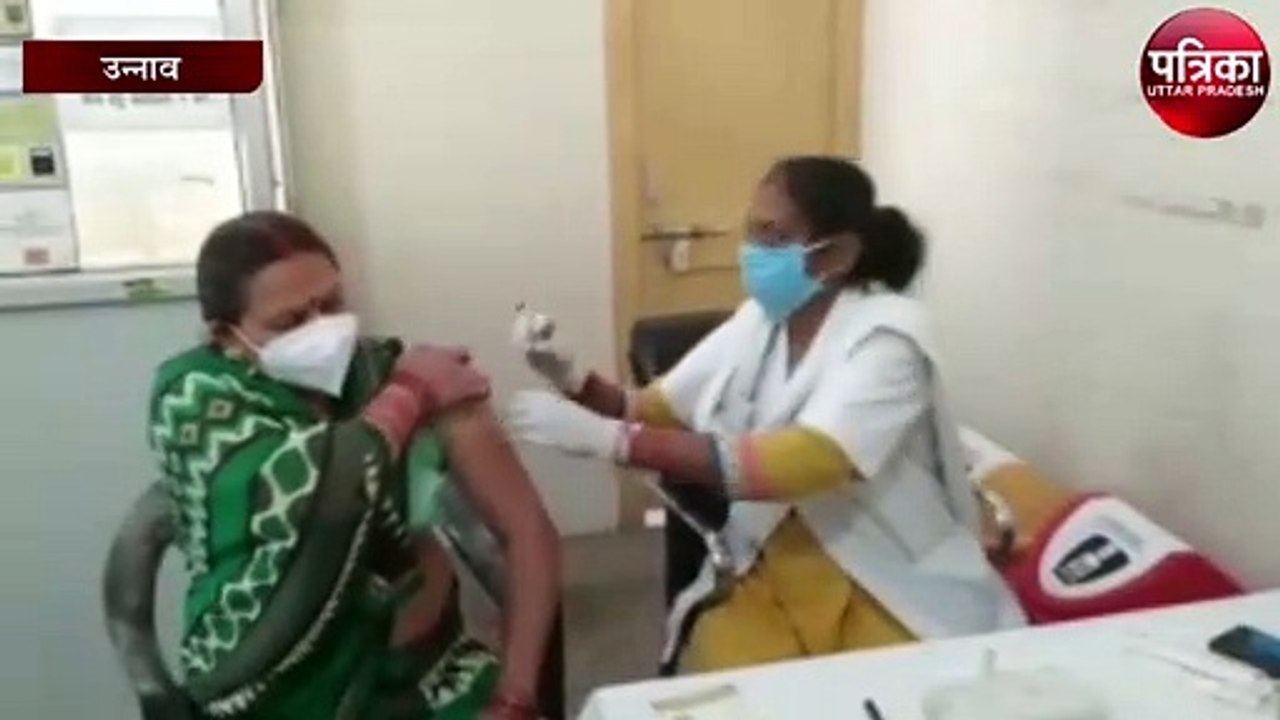 कोविड-19 वैक्सीनेशन के लिए जिला अस्पताल पहुंची...