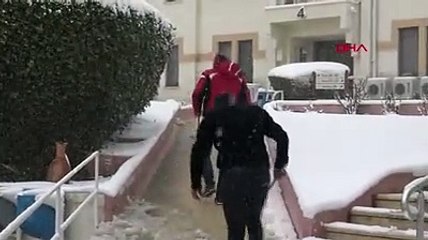 Cumhurbaşkanlığı Bisiklet turunun ilk etabına kar engeli