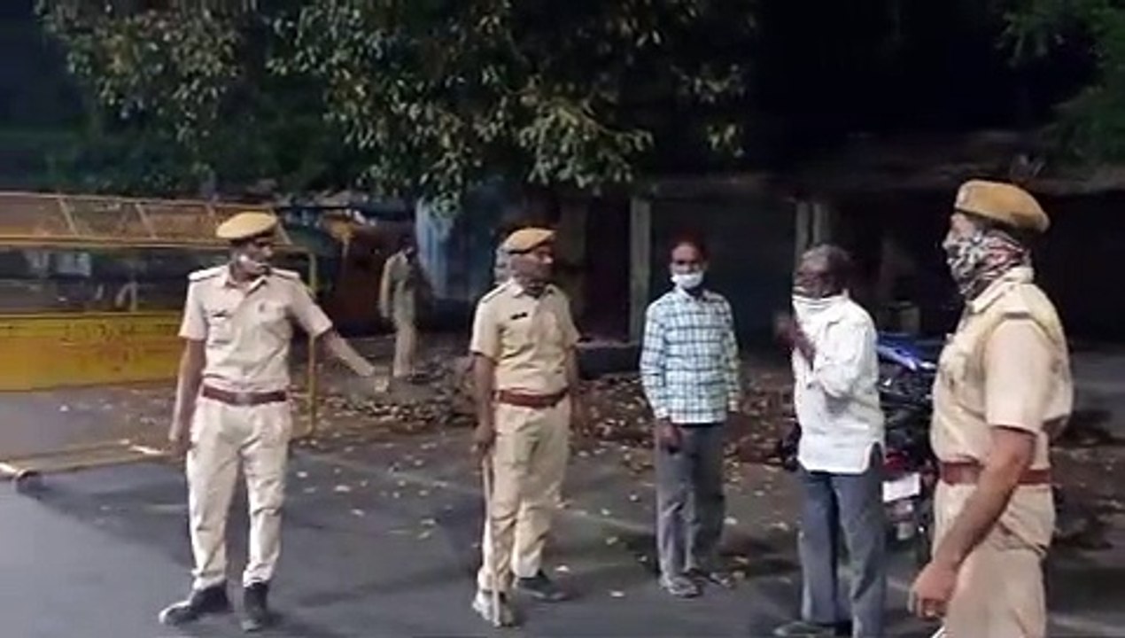 शहर में सभी शिक्षण संस्थान बंद, चार माह बाद कंट...